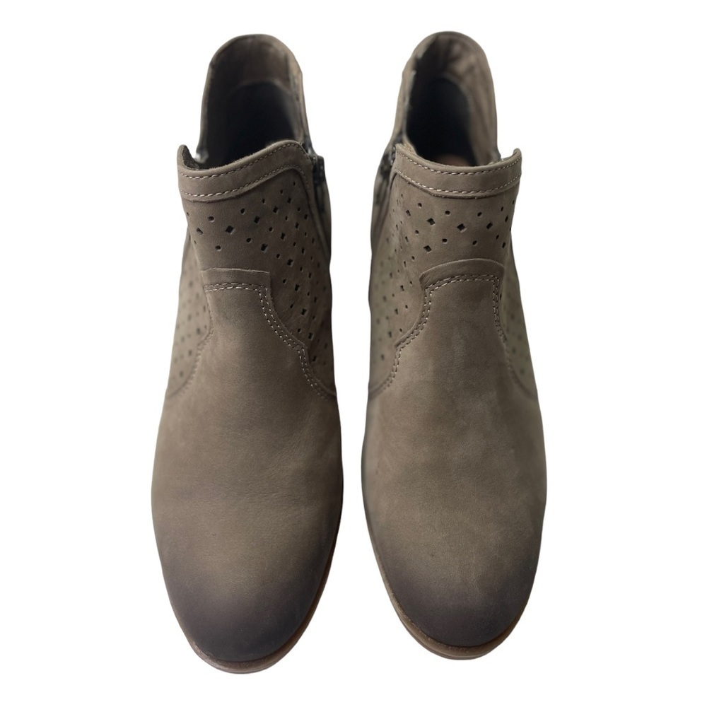 Earth Marion Women’s Khaki Colored Ankle Western Boots - Picture 8 of 9